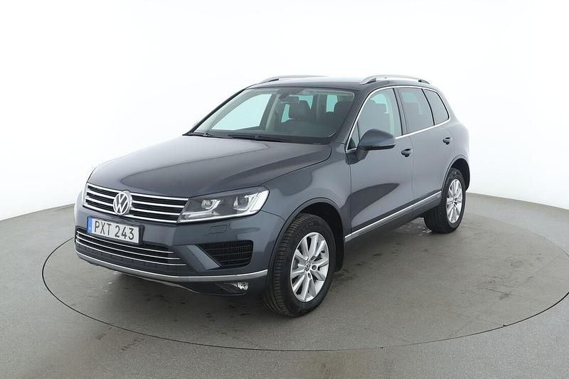 Grå Begagnad 2016 VW Touareg SUV | 229 000 kr (Marknadspris) - Bild 1/3