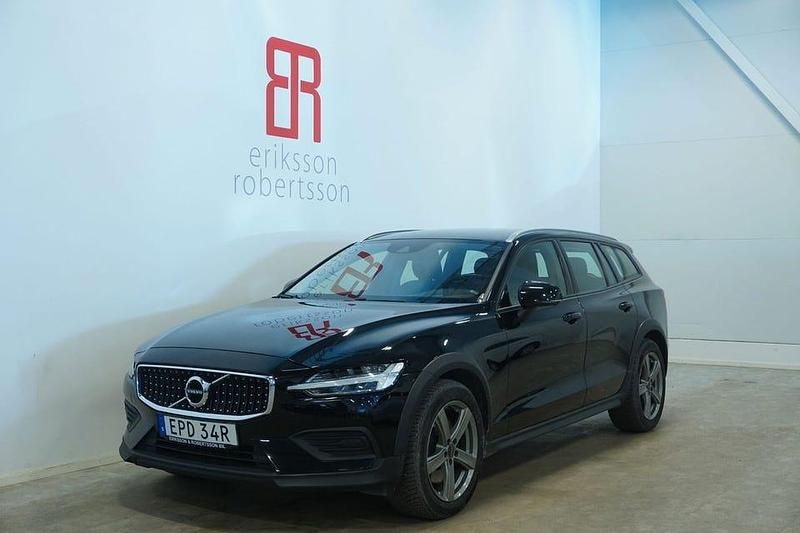 Svart Begagnad 2020 Volvo V60 CC Momentum Kombi | 339 900 kr (Lite dyr) - Bild 1/4