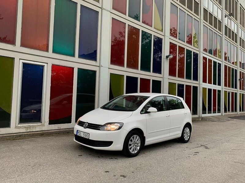 Vit Begagnad 2011 VW Golf VII Halvkombi | 109 900 kr - Bild 1/4