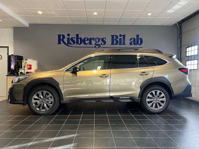 Grön Begagnad 2024 Subaru Outback SUV | 389 900 kr (Bra pris) - Bild 1/4