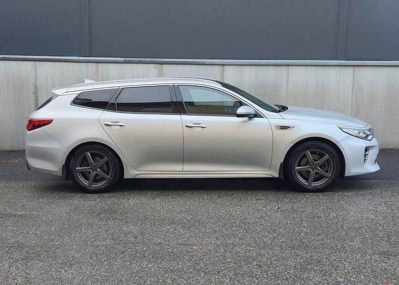 Begagnad Kia Optima GT-Line 141 HK (103 kW) 2016 Grå Kombi