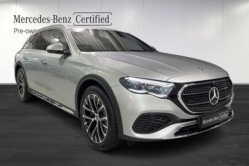 Begagnad Mercedes E300 2025 Silver