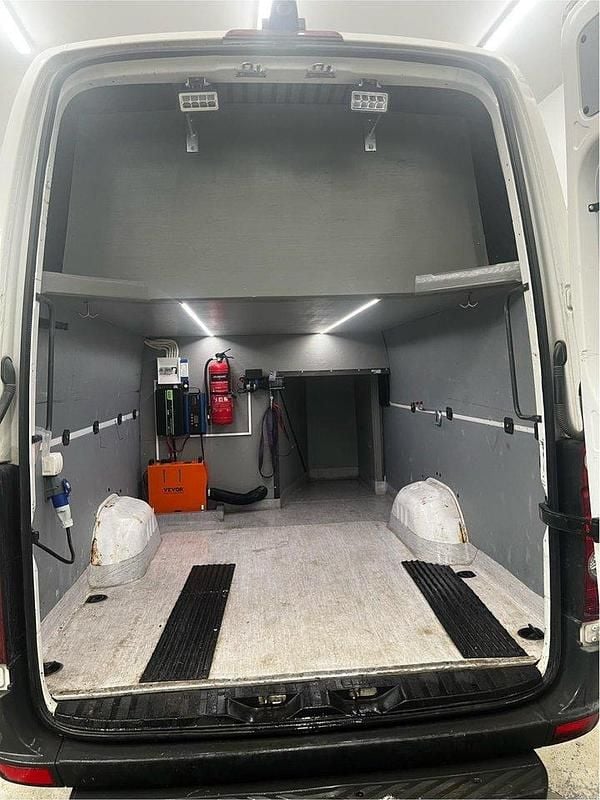 Vit Begagnad 2016 VW Crafter Van | 180 000 kr (Marknadspris) - Bild 1/4