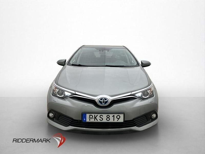 Begagnad Toyota Auris Hybrid 136 HK (100 kW) 2017 Lgrå Halvkombi