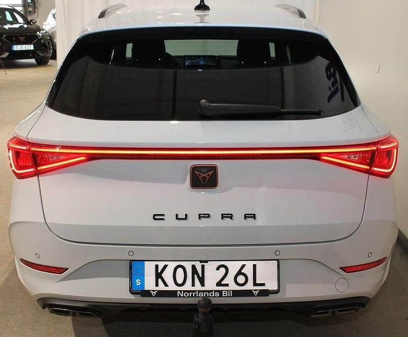 Begagnad Cupra Leon 150 HK (110 kW) 2024 Vit (nevada white metallic) Kombi
