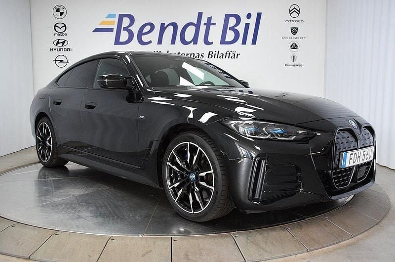Svart Begagnad 2023 BMW i4 M Sport Sedan | 629 500 kr (Lite dyr) - Bild 1/2