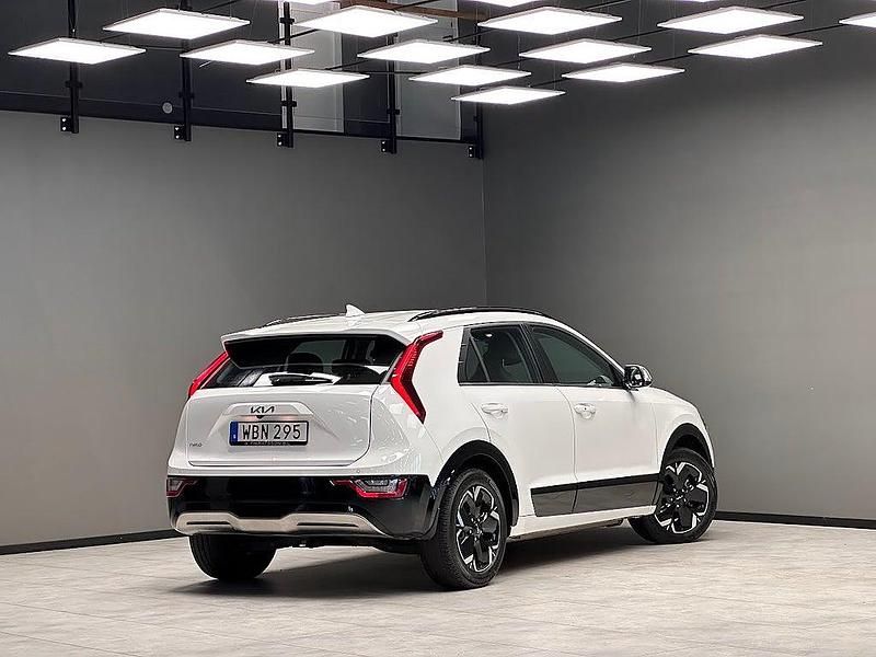 Begagnad Kia e-Niro Advance 150 kW (204 HK) 2022 Vit SUV