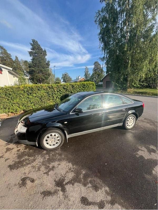 Svart Begagnad 2001 Audi A6 Sedan | 30 000 kr (Marknadspris) - Bild 1/4