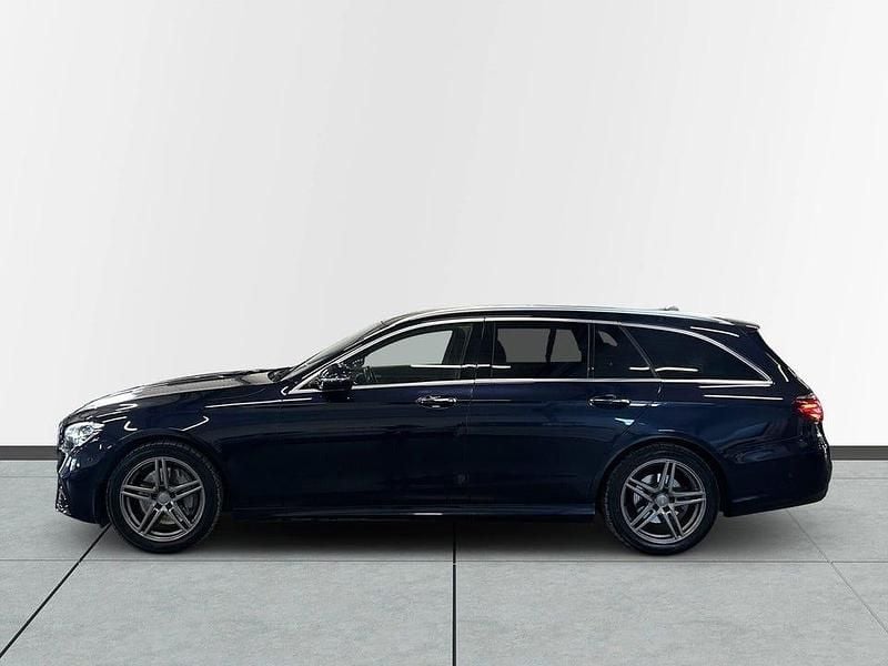 Begagnad Mercedes E220 AMG line 200 HK (147 kW) 2022 Mörkblå Kombi