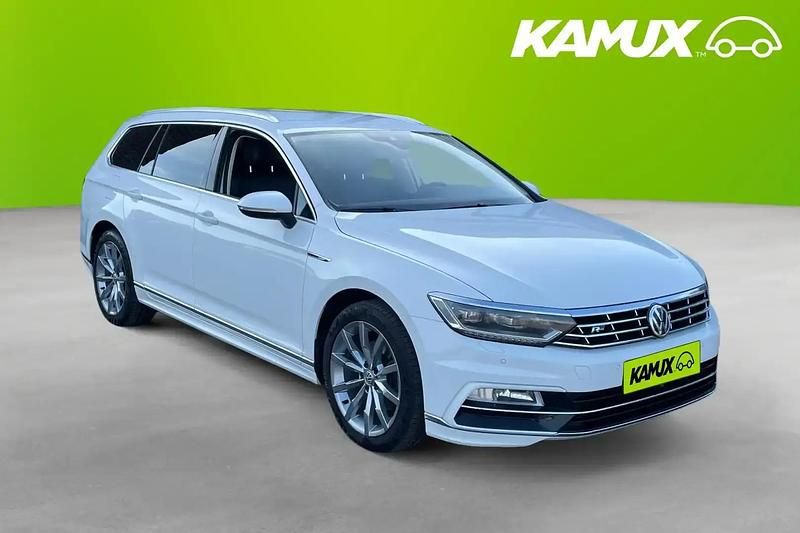 Vit Begagnad 2018 VW Passat R-line Kombi | 169 800 kr (Marknadspris) - Bild 1/4