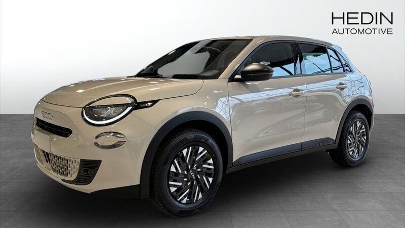 Grå (beige) Ny 2025 Fiat 600 Pop Halvkombi | 282 800 kr (Marknadspris) - Bild 1/4