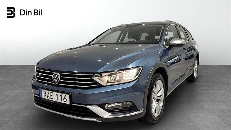 Blå Begagnad 2015 VW Passat Alltrack Kombi | 209 900 kr (Lite dyr) - Bild 1/4