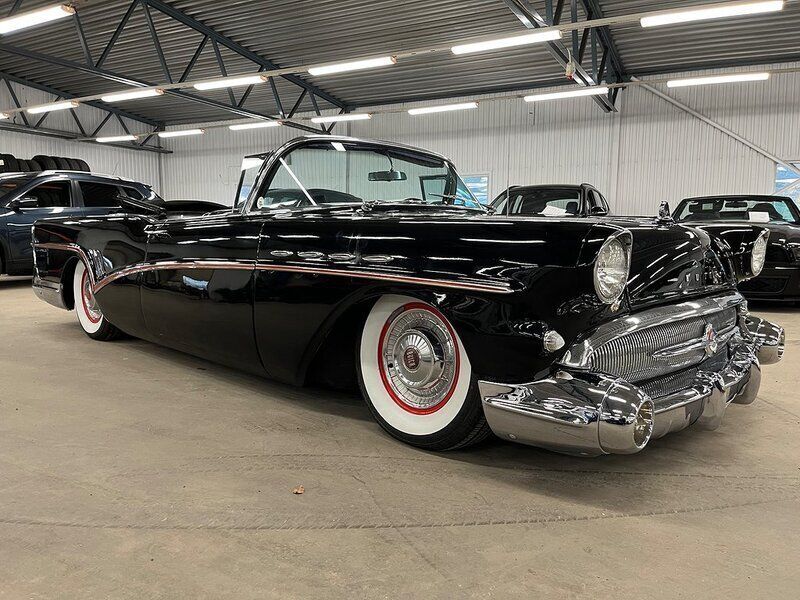Begagnad Buick Roadmaster 305 HK (224 kW) 1957 Flerfärgad Cab