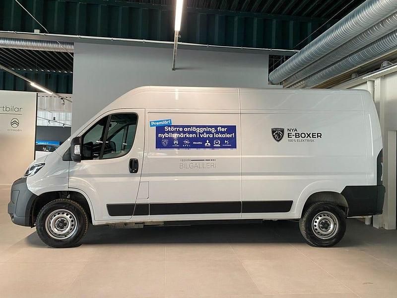 Begagnad Peugeot Boxer 200 kW (272 HK) 2024 Vit Van