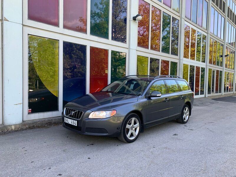 Mörkgrå Begagnad 2009 Volvo V70 Kinetic Kombi | 64 900 kr (Marknadspris) - Bild 1/4