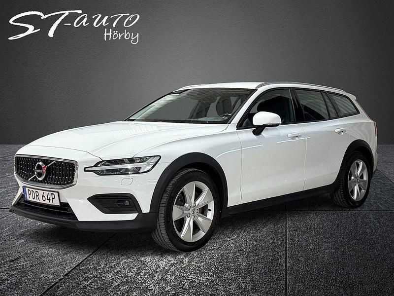 Vit Begagnad 2019 Volvo V60 CC Kombi | 229 900 kr (Marknadspris) - Bild 1/4