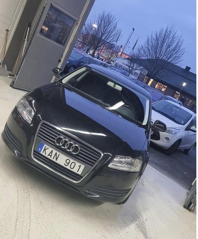 Svart Begagnad 2010 Audi A3 Sportback Attraction Halvkombi | 55 000 kr (Marknadspris) - Bild 1/3