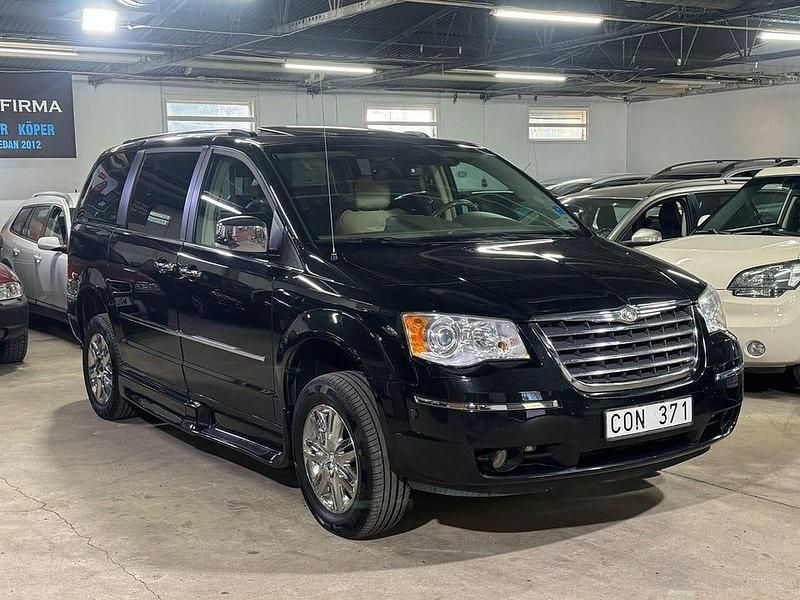 Begagnad Chrysler Town & Country 255 HK (187 kW) 2010 Svart Minibuss