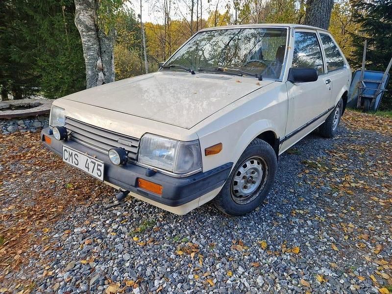 Begagnad 1985 Mazda 323 Halvkombi | 25 000 kr - Bild 1/3
