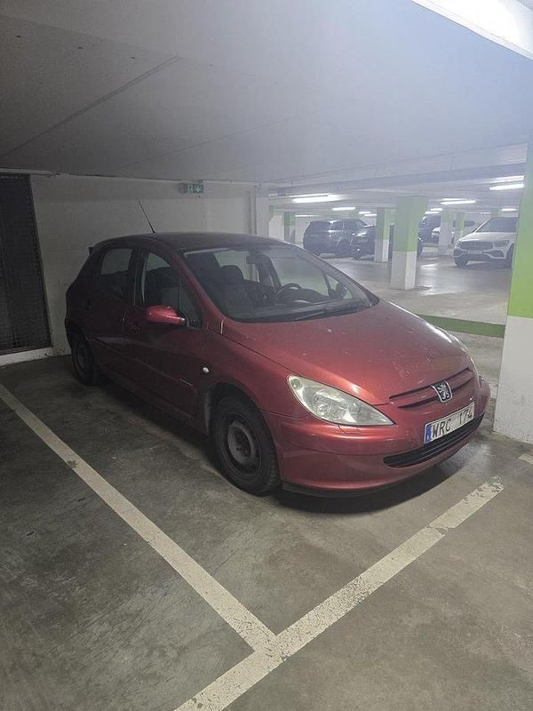 Röd Begagnad 2005 Peugeot 307 Halvkombi | 11 500 kr (Bra pris) - Bild 1/4