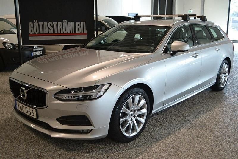 Silver Begagnad 2018 Volvo V90 Momentum Kombi | 275 000 kr (Lite dyr) - Bild 1/4