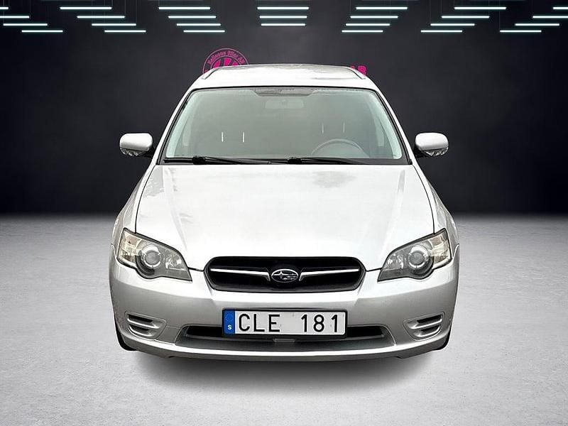 Begagnad Subaru Legacy 137 HK (100 kW) 2004 Silver Kombi