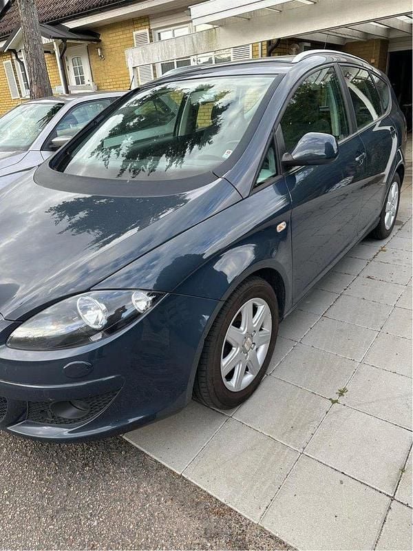 Grå Begagnad 2009 Seat Altea XL Minibuss | 43 000 kr (Bra pris) - Bild 1/4