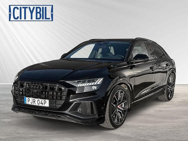 Svart (svart metallic) Begagnad 2020 Audi Q8 S-Line SUV | 537 900 kr - Bild 1/4