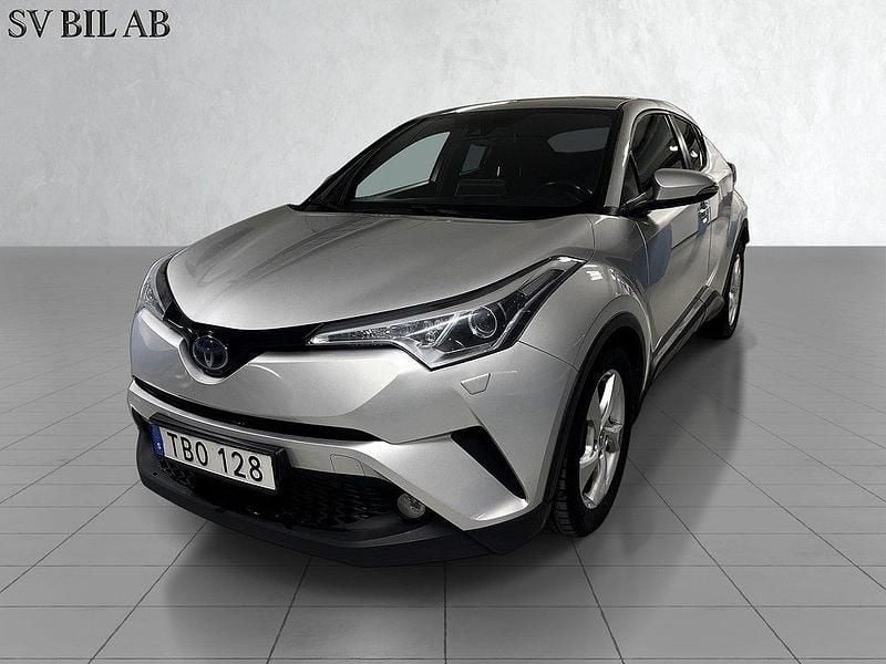 Silver Begagnad 2017 Toyota C-HR Active SUV | 169 900 kr (Marknadspris) - Bild 1/4