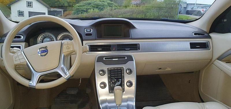 Brun Begagnad 2012 Volvo XC70 Summum Kombi | 90 000 kr (Superpris) - Bild 1/2