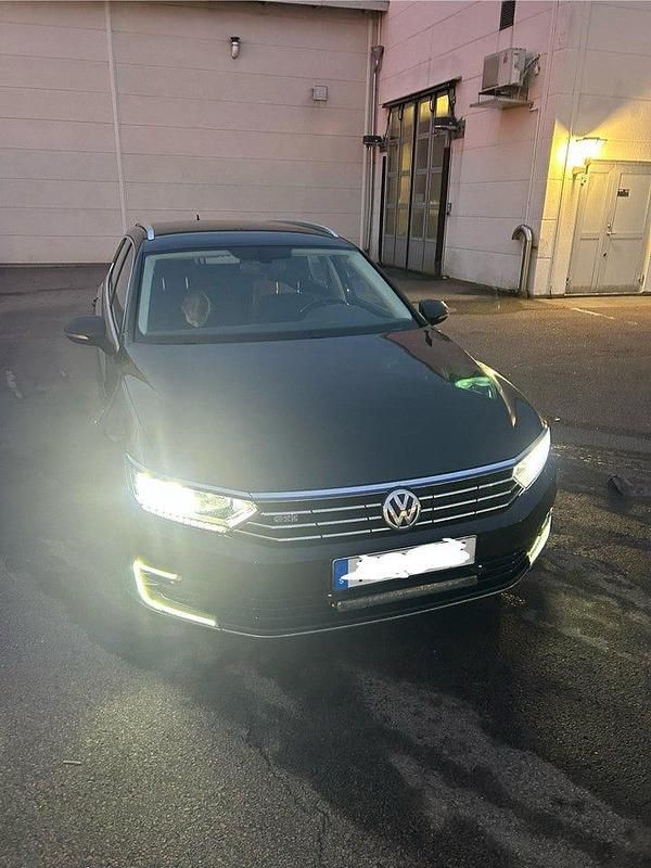 Begagnad 2016 VW Passat GTE Kombi | 89 000 kr (Superpris) - Bild 1/4