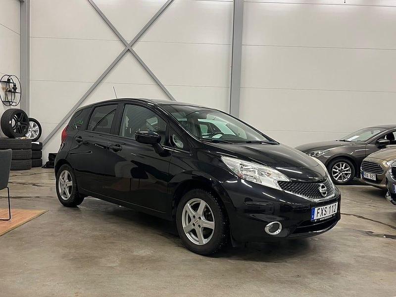Svart Begagnad 2015 Nissan Note Halvkombi | 79 000 kr (Lite dyr) - Bild 1/4