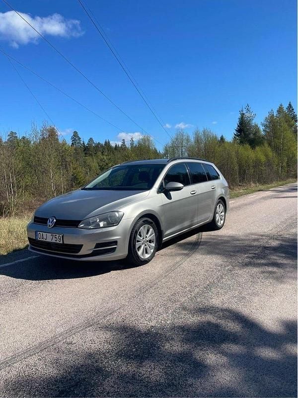 Silver Begagnad 2014 VW Golf VII Kombi | 87 000 kr (Marknadspris) - Bild 1/3