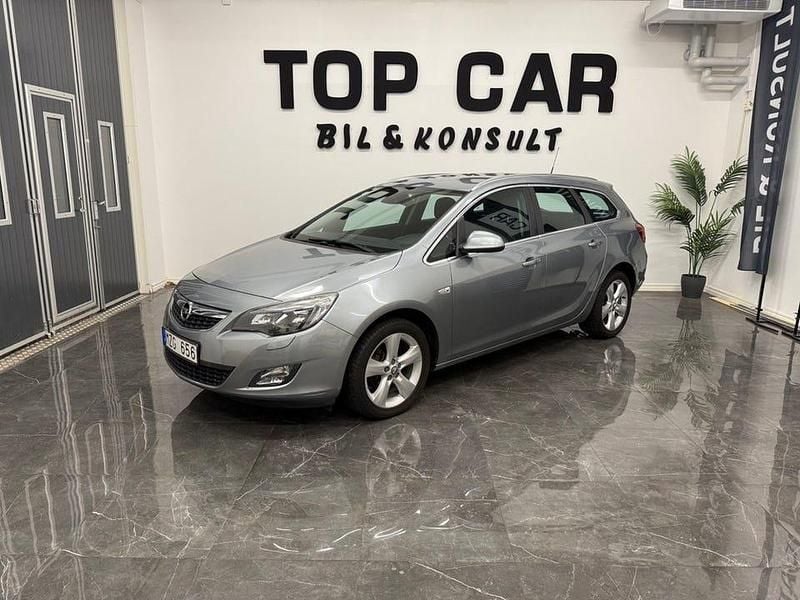 Grå Begagnad 2012 Opel Astra Enjoy Kombi | 59 900 kr (Marknadspris) - Bild 1/4