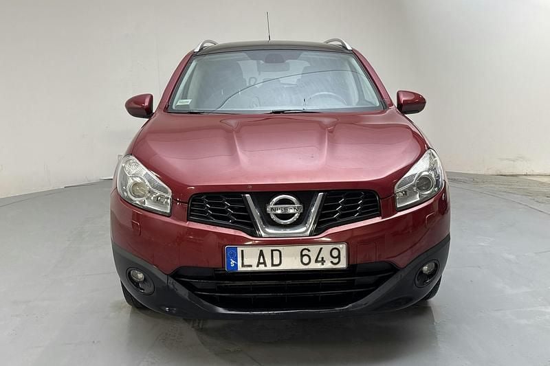 Begagnad Nissan Qashqai +2 Pure 103 HK (75 kW) 2011 Röd SUV