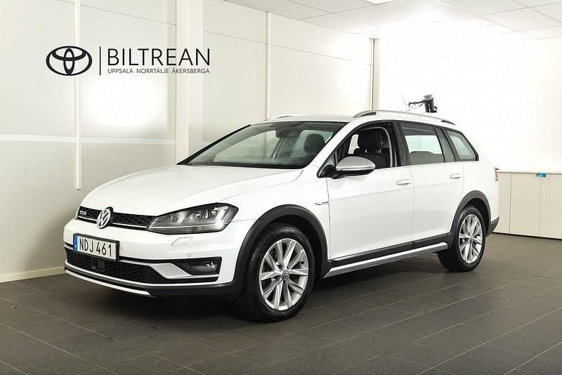 Vit Begagnad 2017 VW Golf Alltrack Kombi | 194 900 kr (Bra pris) - Bild 1/4