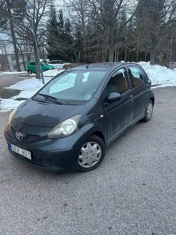 Begagnad Toyota Aygo 68 HK (50 kW) 2006 Halvkombi
