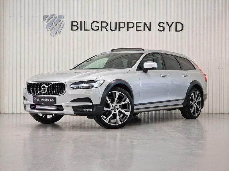 Silver Begagnad 2019 Volvo V90 CC Momentum Kombi | 439 900 kr (Dyr) - Bild 1/4