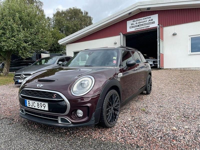 Röd Begagnad 2016 Mini Cooper SD Clubman Kombi | 149 000 kr - Bild 1/4