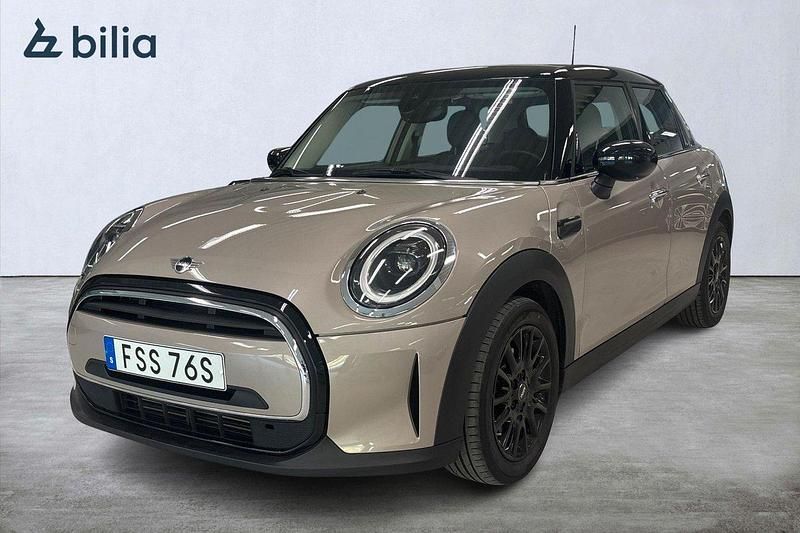 Grå Begagnad 2022 Mini Cooper Halvkombi | 234 900 kr (Marknadspris) - Bild 1/3