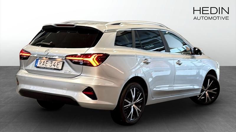 Begagnad MG MG5 EV Luxury 114 kW (156 HK) 2022 Silver Kombi