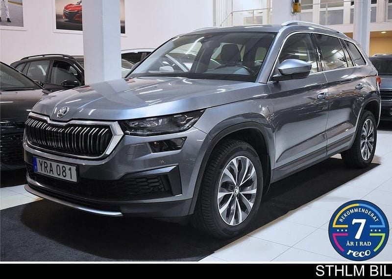 Grå Begagnad 2022 Skoda Kodiaq Style SUV | 299 000 kr (Marknadspris) - Bild 1/4