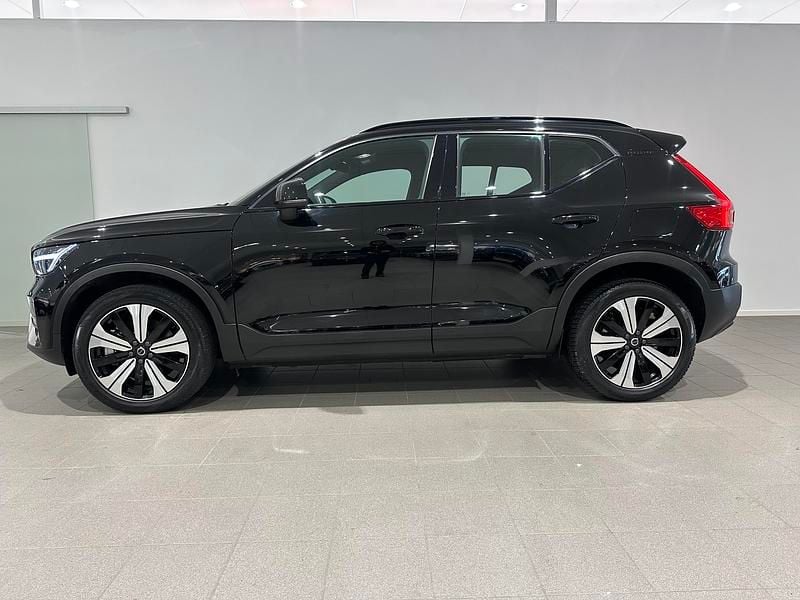 Begagnad Volvo XC40 Single Motor 175 kW (238 HK) 2023 Svart SUV
