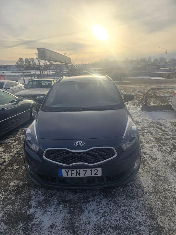 Begagnad Kia Carens 141 HK (103 kW) 2016 Minibuss