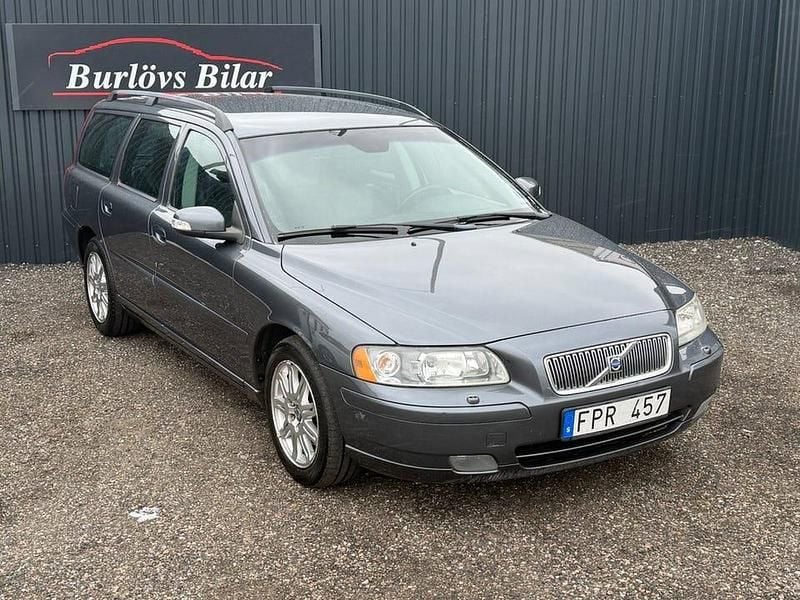 Begagnad Volvo V70 Momentum 163 HK (119 kW) 2007 Grå Kombi