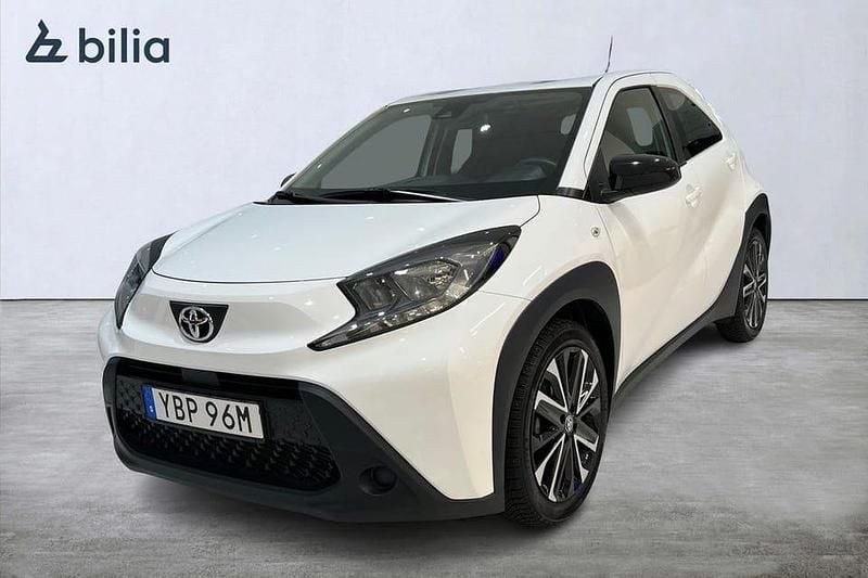 Begagnad Toyota Aygo X Play 72 HK (52 kW) 2022 Vit SUV