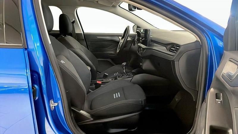 Begagnad Ford Focus Active 125 HK (91 kW) 2023 Blå Halvkombi
