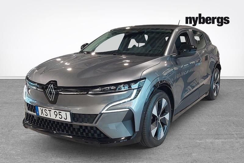 Grå Begagnad 2023 Renault Mégane Equilibre Halvkombi | 259 000 kr (Marknadspris) - Bild 1/4