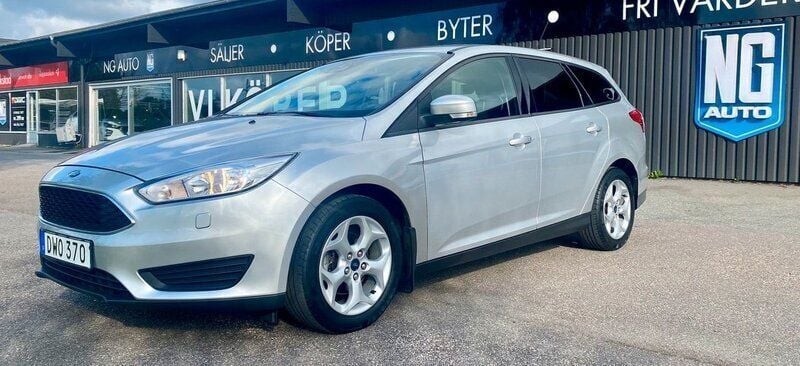 Grå Begagnad 2015 Ford Focus Trend Kombi | 84 900 kr (Bra pris) - Bild 1/4