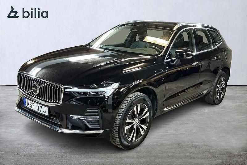 Svart Begagnad 2022 Volvo XC60 Core SUV | 459 900 kr (Marknadspris) - Bild 1/3